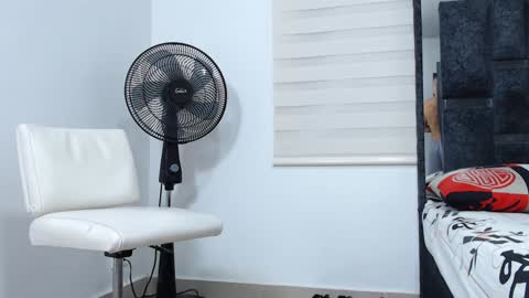 Maximo Sebastian online show from 12.23.24