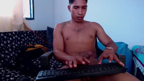 Maximo Aron Vega online show from 12.04.24