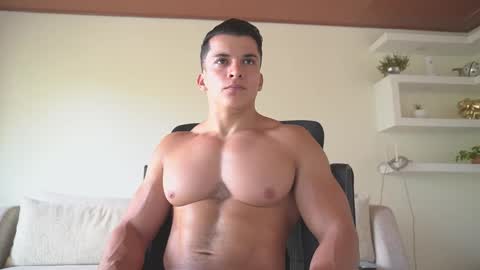 Snapshot of maximohoot chatting on 09.17.25 Sebastian online show from 09.17.25