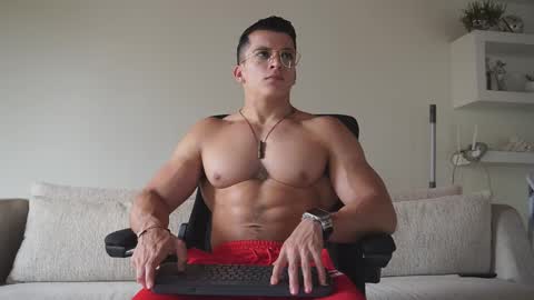 Snapshot of maximohoot chatting on 10.23.25 Sebastian online show from 10.23.25