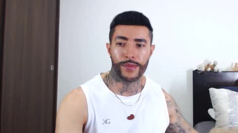 Independent Model online show from 12.10.24