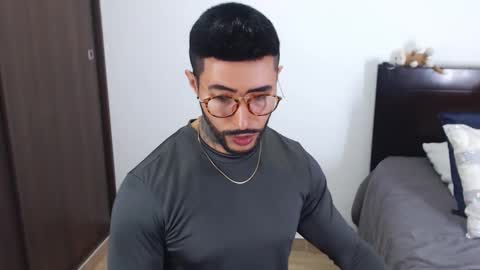 Independent Model online show from 12.11.24
