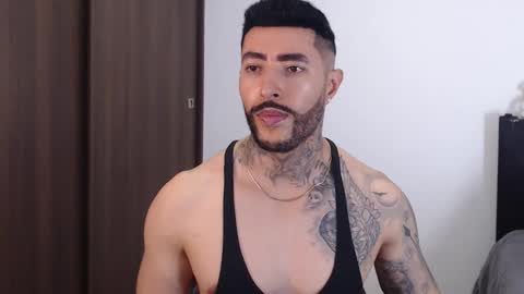 Independent Model online show from 12.18.24