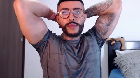 Independent Model online show from 02.11.25