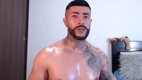 Independent Model online show from 02.12.25
