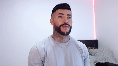 Independent Model online show from 10.09.25