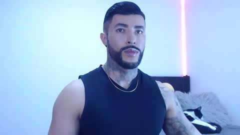 Independent Model online show from 11.04.25