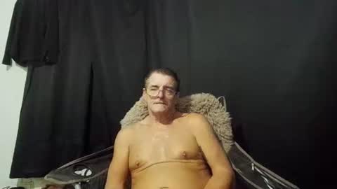 Snapshot of maximus_oreally chatting on 01.07.25 Max online show from 01.07.25