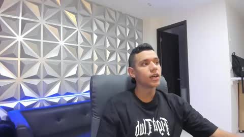 Snapshot of maximuss_19 chatting on 01.02.25 Maximus online show from 01.02.25