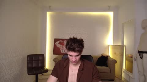 Snapshot of maxkaiden chatting on 02.19.25 MaxKaiden online show from 02.19.25