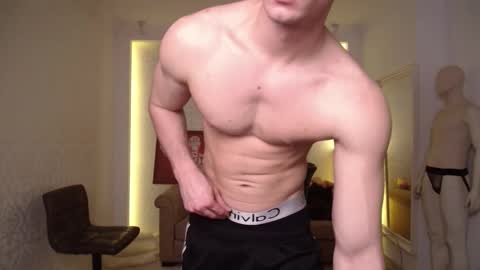 Snapshot of maxkaiden chatting on 02.19.25 MaxKaiden online show from 02.19.25