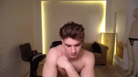 Snapshot of maxkaiden chatting on 02.21.25 MaxKaiden online show from 02.21.25