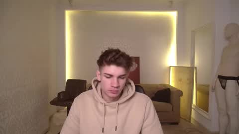 Snapshot of maxkaiden chatting on 02.27.25 MaxKaiden online show from 02.27.25