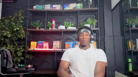 Snapshot of maxmuscle10 chatting on 01.19.26 Maxmuscle10 online show from 01.19.26