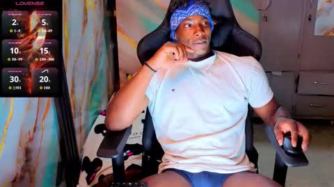 Snapshot of maxmuscle10 chatting on 03.17.26 Maxmuscle10 online show from 03.17.26