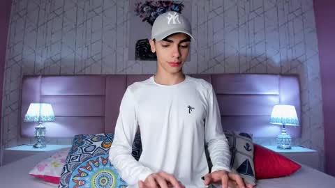 Max Owen  online show from 12.08.24