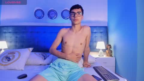 Max Owen  online show from 12.12.24