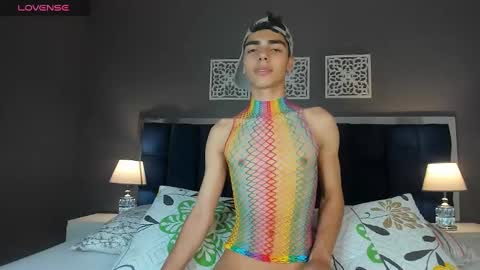 Max Owen  online show from 01.12.25