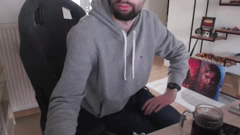 Snapshot of maxp0wer23 chatting on 01.11.25 Max online show from 01.11.25