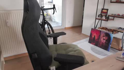 Snapshot of maxp0wer23 chatting on 01.11.25 Max online show from 01.11.25