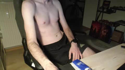 Snapshot of maxp0wer23 chatting on 01.18.25 Max online show from 01.18.25