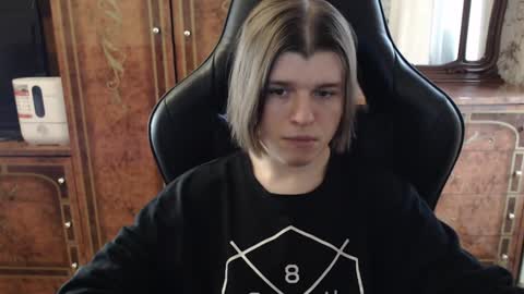 Snapshot of maxplay18 chatting on 02.01.25 Max online show from 02.01.25