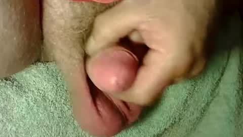 Snapshot of maxtails chatting on 01.03.25 avinago online show from 01.03.25