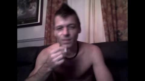 Snapshot of maxthewolf chatting on 10.08.25 MaxTheWolf online show from 10.08.25