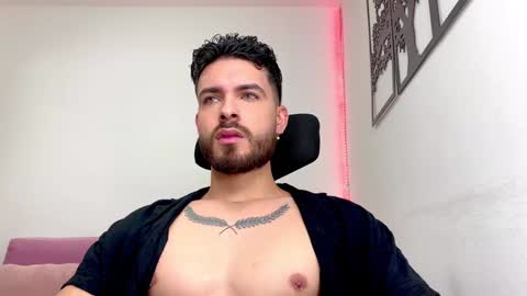 Snapshot of maxtowers chatting on 01.02.25 Maxi online show from 01.02.25