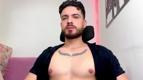 Snapshot of maxtowers chatting on 01.05.25 Maxi online show from 01.05.25