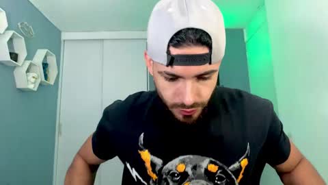 Snapshot of maxtowers chatting on 10.22.25 Maxi online show from 10.22.25