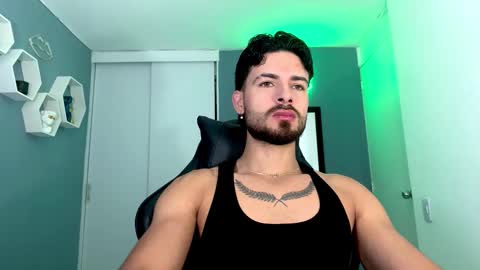 Snapshot of maxtowers chatting on 10.22.25 Maxi online show from 10.22.25