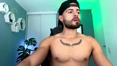 Snapshot of maxtowers chatting on 10.31.25 Maxi online show from 10.31.25