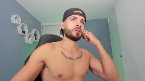 Snapshot of maxtowers chatting on 02.01.26 Maxi online show from 02.01.26