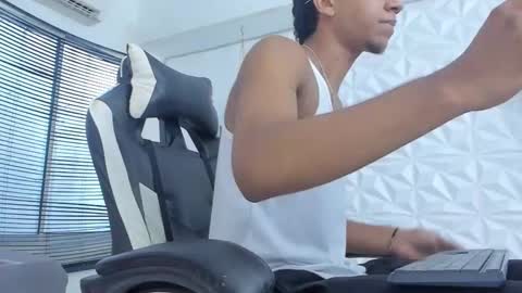 maxvibe420 online show from 09.17.25