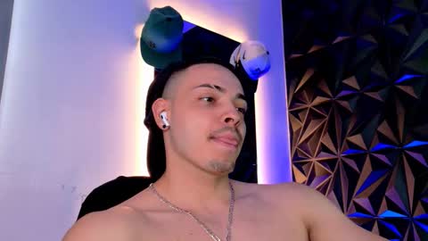 MAX online show from 10.08.25