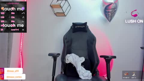 Snapshot of maxx_cortes chatting on 12.28.24 maxx_cortes online show from 12.28.24