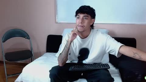 Snapshot of maxx_heatt chatting on 10.21.25 Maxx online show from 10.21.25