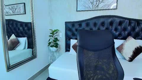 Maxxi online show from 10.16.25