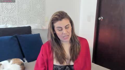 Snapshot of maxzy_star chatting on 12.18.25 Victoria online show from 12.18.25