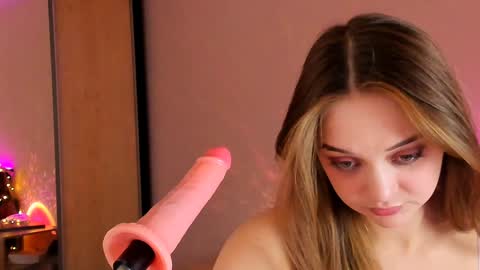 May Flower online show from 01.25.25