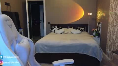 Maya online show from 04.16.26