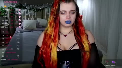 Snapshot of maya_mils chatting on 01.08.25 Maya Mils online show from 01.08.25