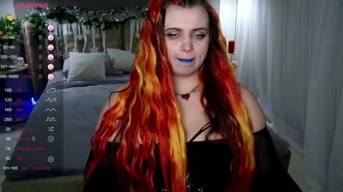 Snapshot of maya_mils chatting on 01.08.25 Maya Mils online show from 01.08.25