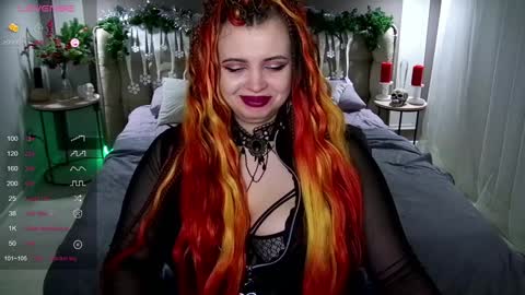 Snapshot of maya_mils chatting on 01.12.25 Maya Mils online show from 01.12.25