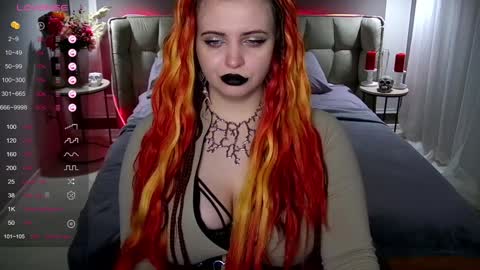 Snapshot of maya_mils chatting on 01.18.25 Maya Mils online show from 01.18.25