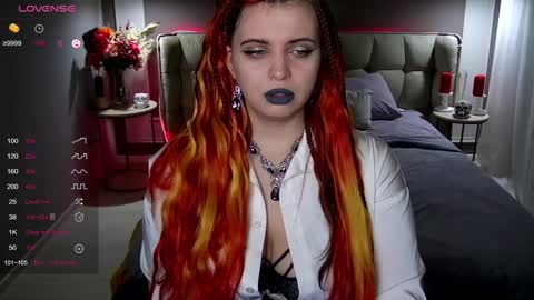 Snapshot of maya_mils chatting on 01.21.25 Maya Mils online show from 01.21.25