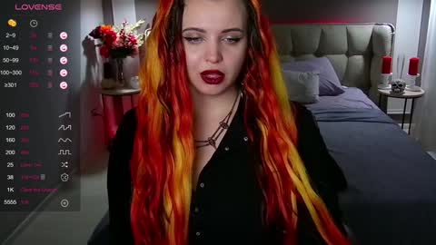 Snapshot of maya_mils chatting on 01.25.25 Maya Mils online show from 01.25.25