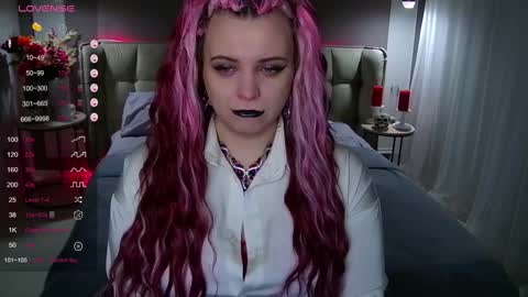 Snapshot of maya_mils chatting on 02.09.25 Maya Mils online show from 02.09.25