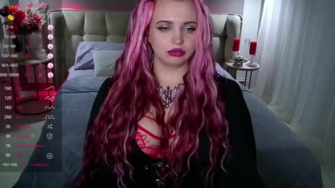 Snapshot of maya_mils chatting on 02.11.25 Maya Mils online show from 02.11.25